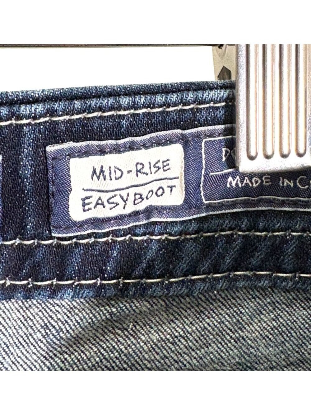 Miss Me Wing Embellished Mid Rise Easy Boot Jeans Size 30 - Picture 10 of 11